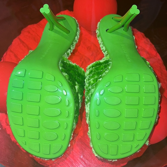 Brand new with tags Authentic Bottega Veneta Carpet Heels - Picture 3 of 4